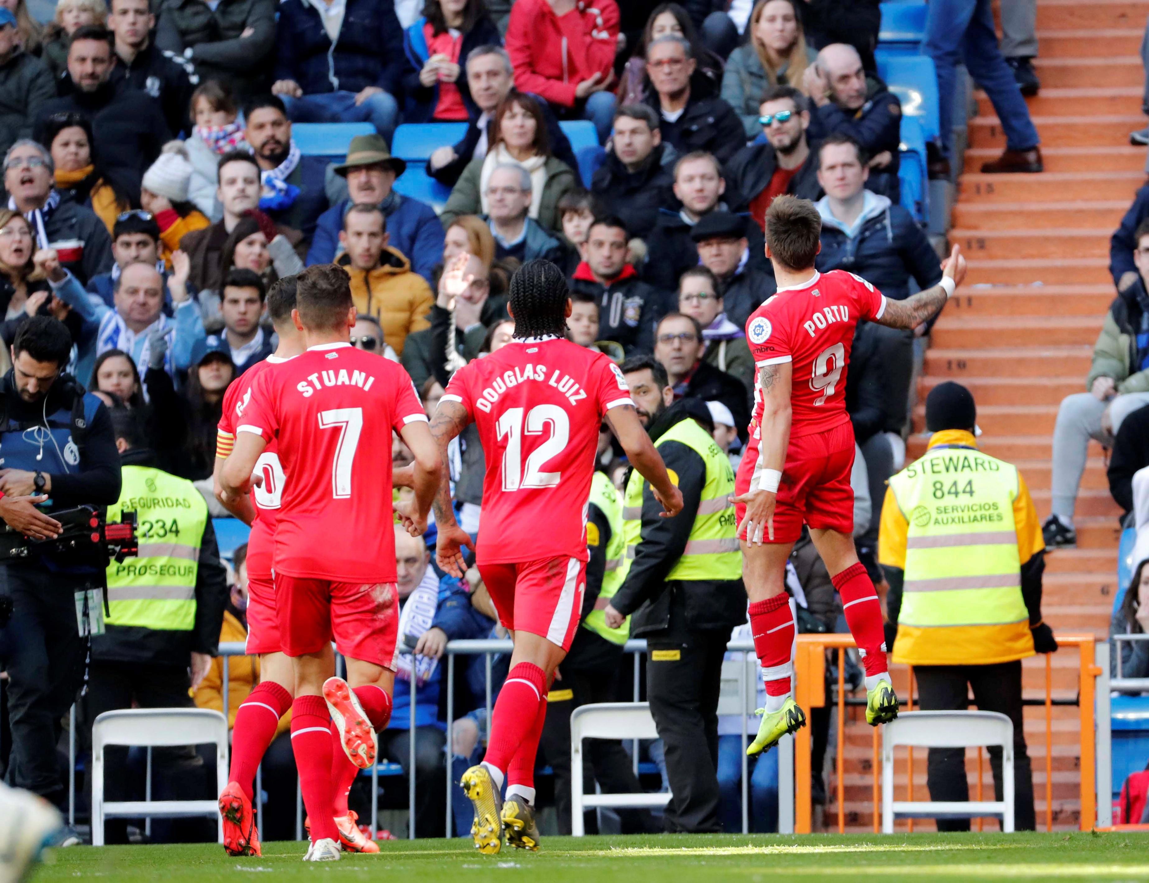 成績突出 成績突出